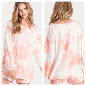 Star print tie-dyed long sleeve top.